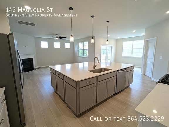 5th image of 142 Magnolia St