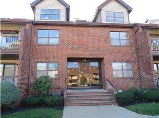 121 E Beverly Hill Ter, Woodbridge, NJ 07095