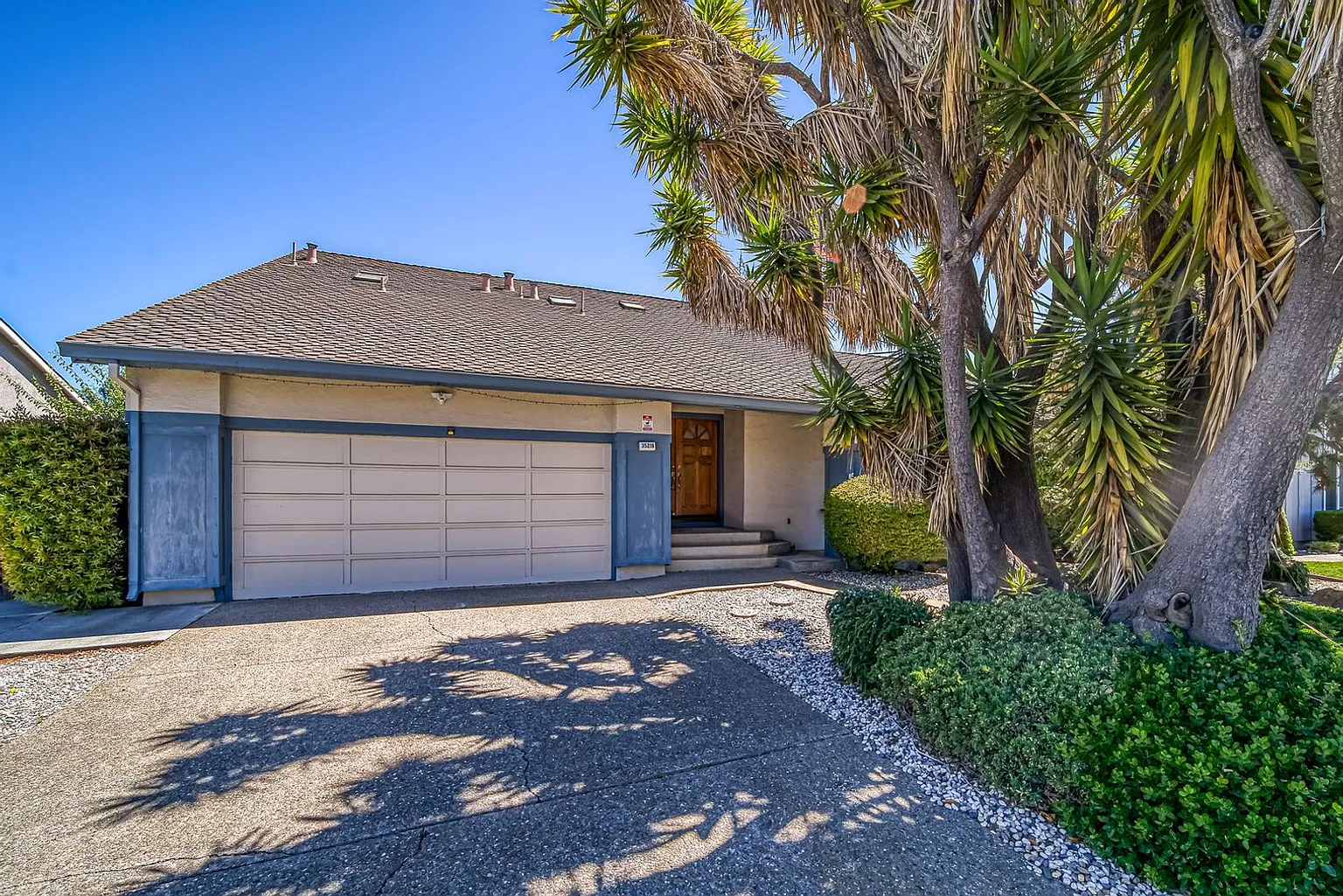 35216 Wycombe Pl photo 1