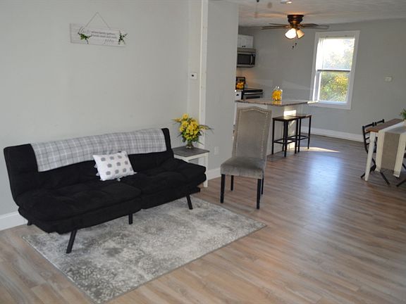 5th image of 4 1st St