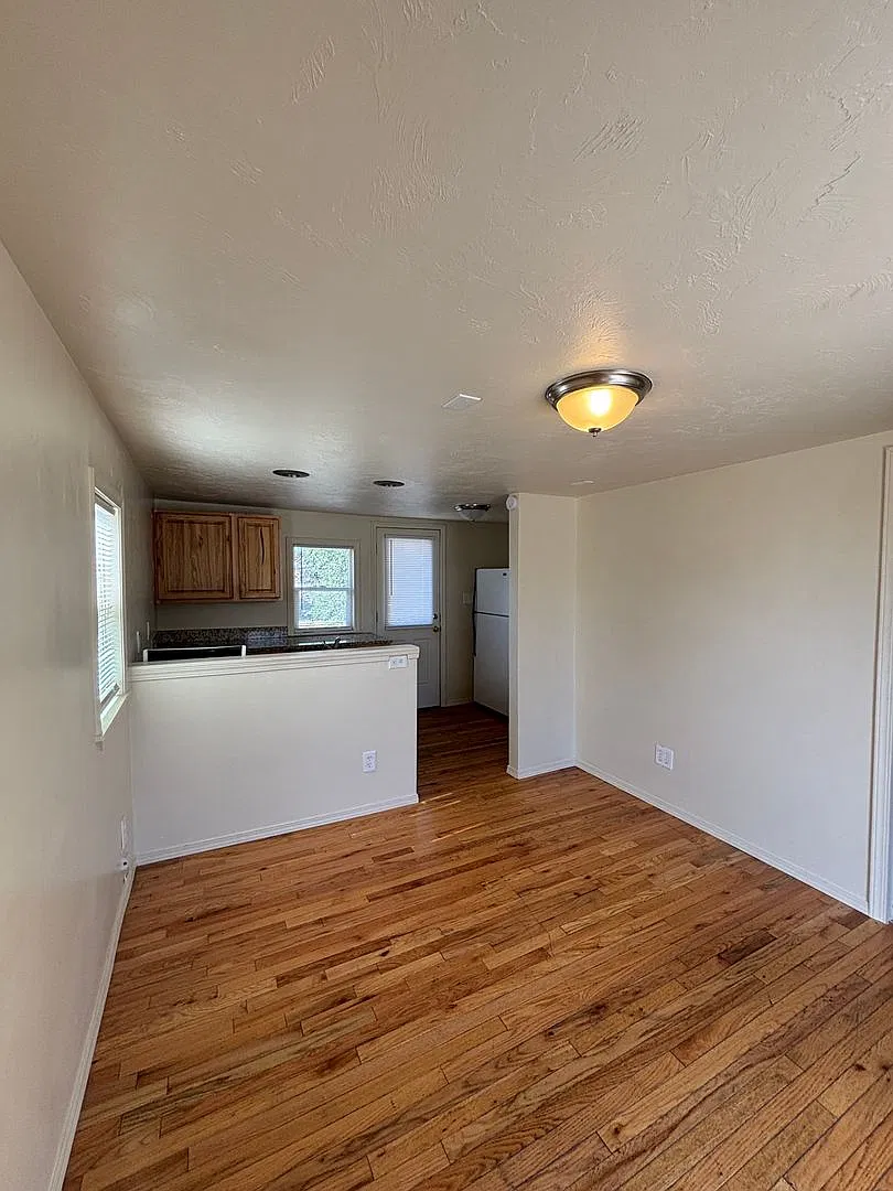 Great Single-Family Property. One Bedroom One Bathroom — Photo 3