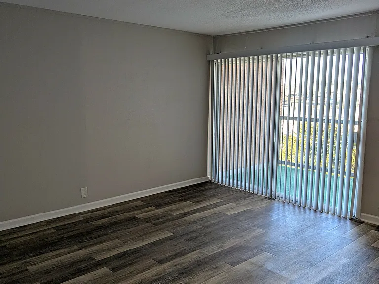 Campus View Apartments — Photo 35