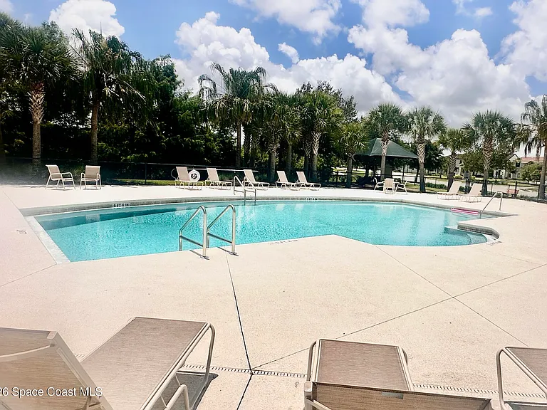 2523 Rodina Dr — Photo 35