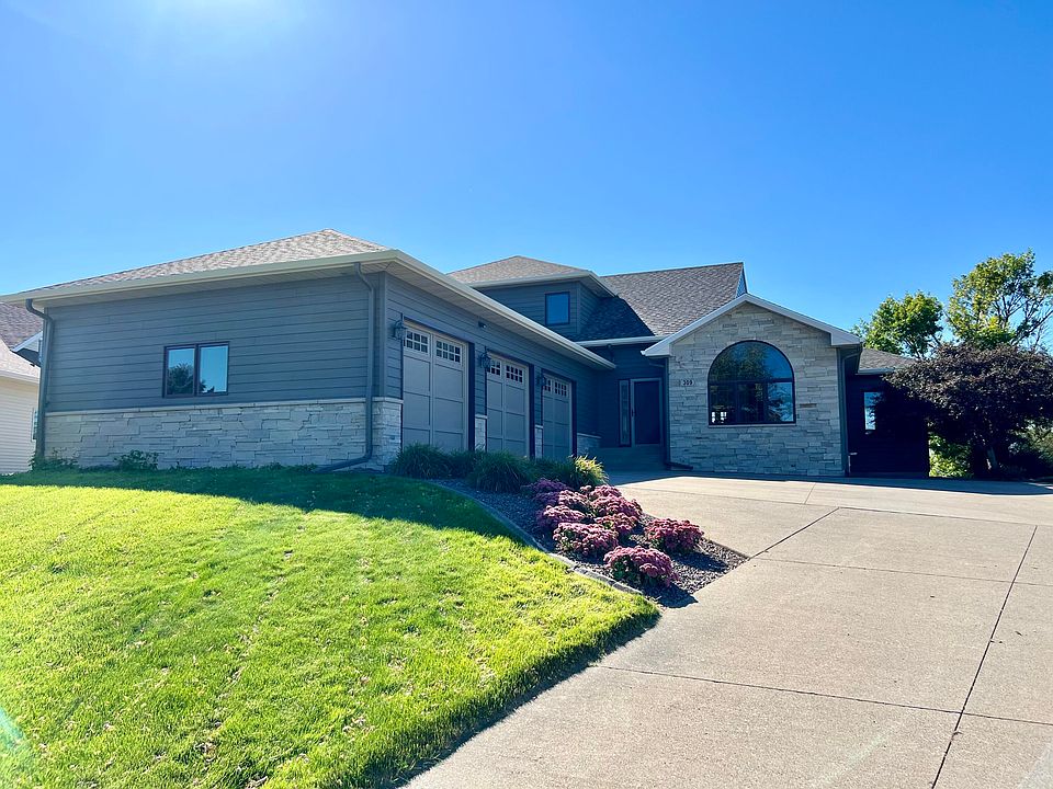 1st image of 309 Country Dr
