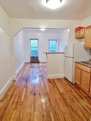 Rented by Green Line Realty | media 19