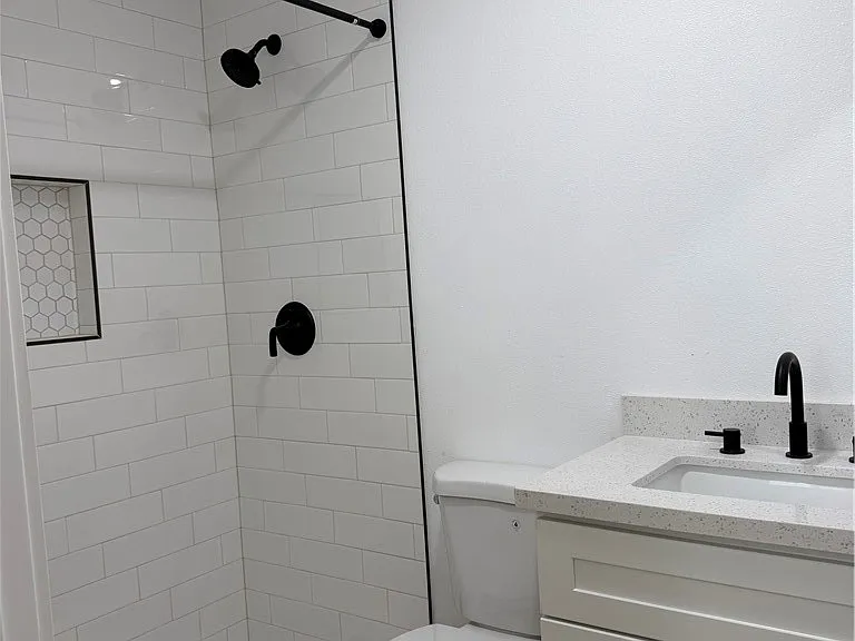 904 N 2nd Ave #B — Photo 9