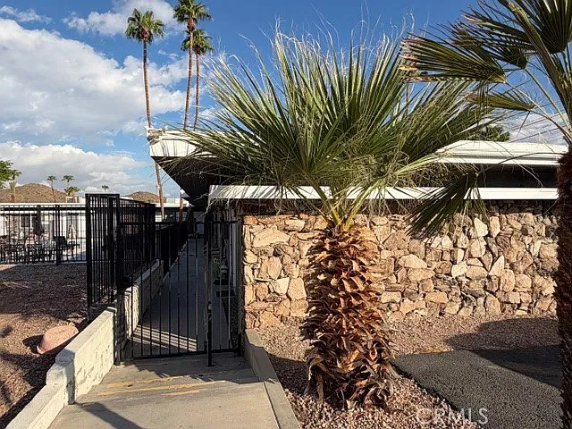 37250 Bankside Dr — Photo 4