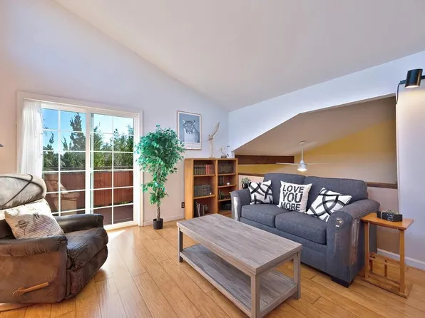 197 Blackberry Ct #10, Auburn, CA 95603