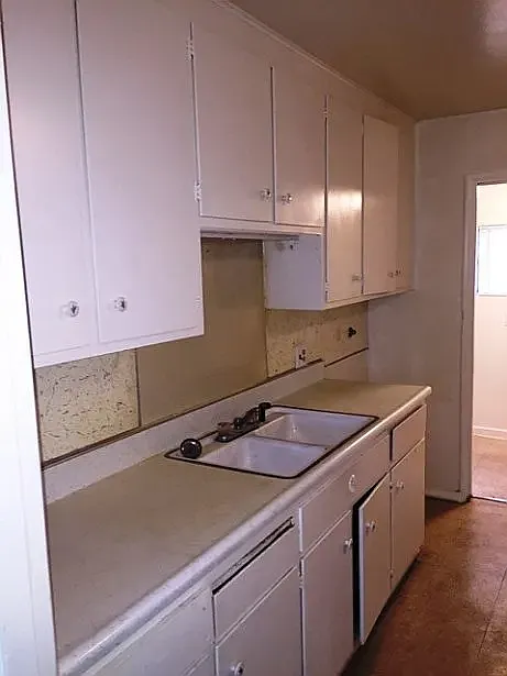 4 bed, 1000 sqft, $1,795 — Photo 4