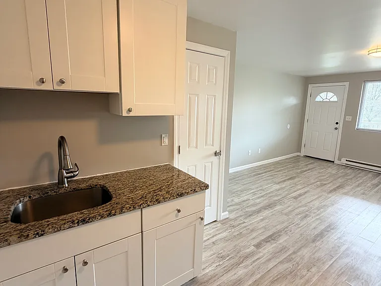 129 Cosey Beach Ave #B2 — Photo 10