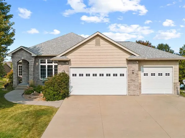 1630 Timber Wolf Dr, North Liberty, IA 52317