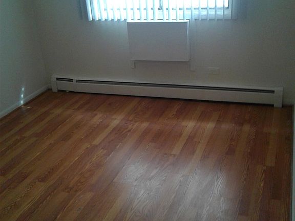 4th image of 2205 E 87th St APT 7