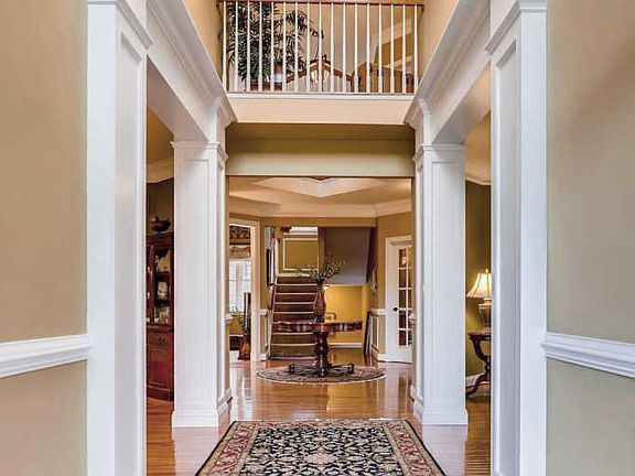 3rd image of 1716 Beechview Ct