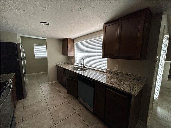 3rd image of 15430 Mendocino Drive