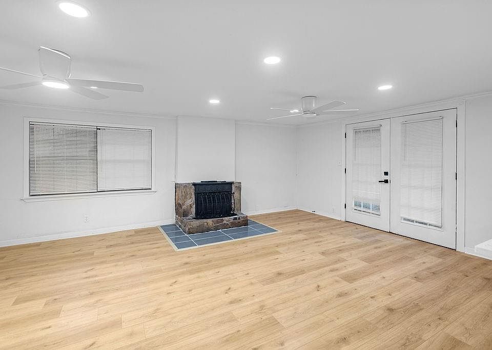 1st image of 24 Sophia Dr