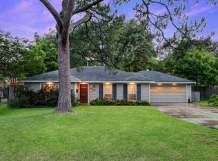 9325 Spring Branch Dr, Houston, TX 77080