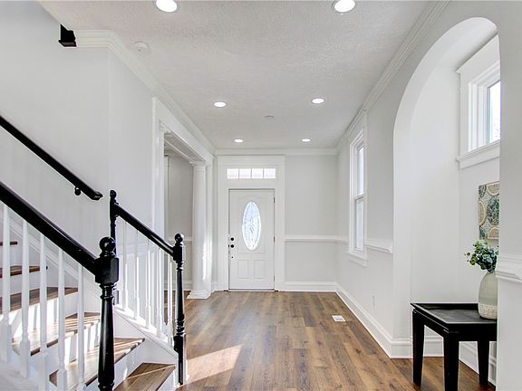 4th image of 2918 Garland Ave