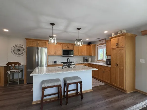300 Whispering Ln Unit 202, Hastings, MN 55033