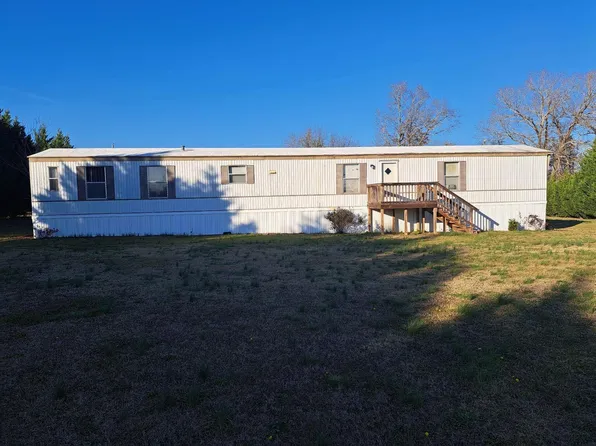 81 Black Angus Ln, Cheraw, SC 29520