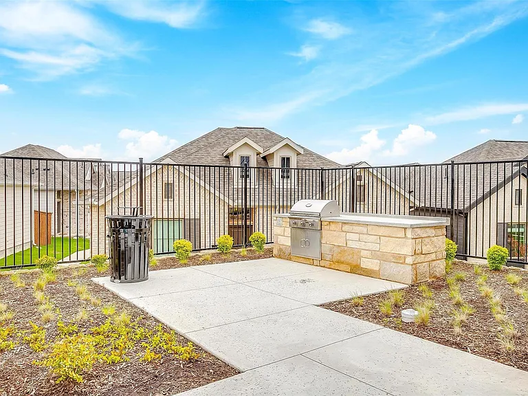10434 Peonia St — Photo 35