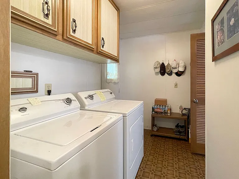 121 Ivy Ln — Photo 46