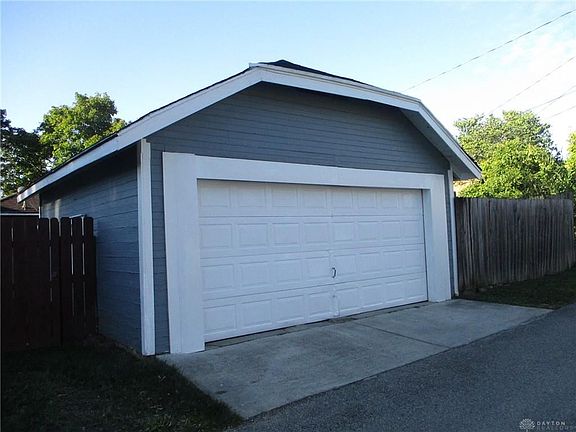 2nd image of 1365 Elmdale Dr