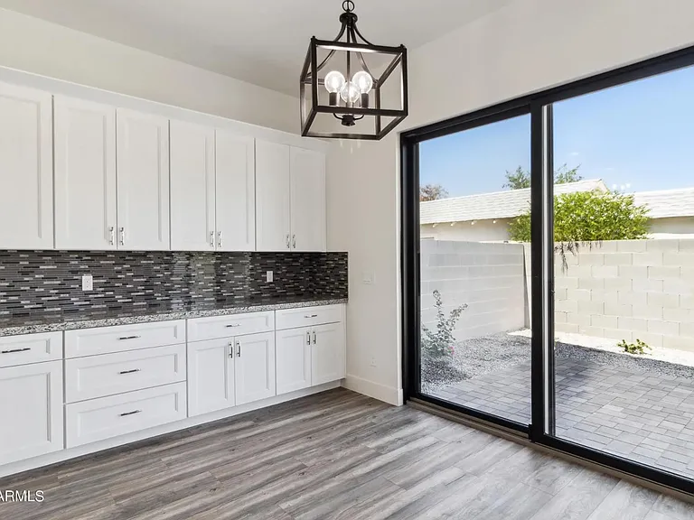 902 W Hazelwood St #B — Photo 10