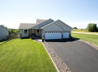 828 Plum Tree Ln, Somerset, WI 54025