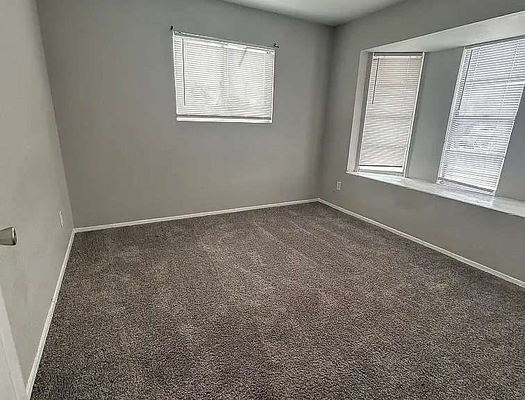 112 Green Point Dr #2 — Photo 9