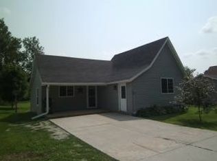 222 3rd St, Atalissa, IA 52720