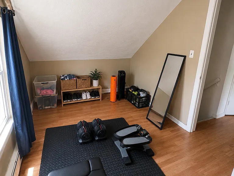 2nd floor bedroom
