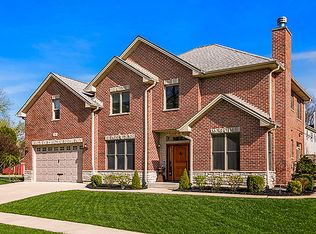 104 E Glade Rd, Palatine, IL 60067