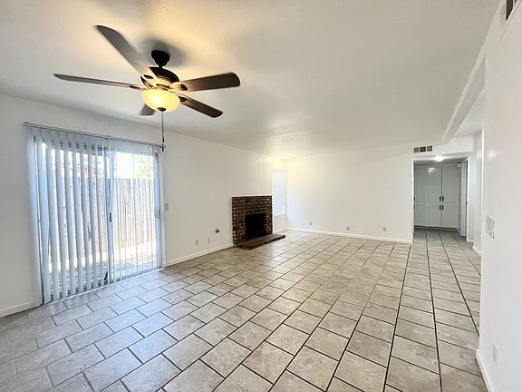 3rd image of 853 Douglas Ct
