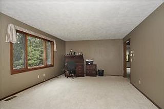 5th image of 9450 Treetop Dr