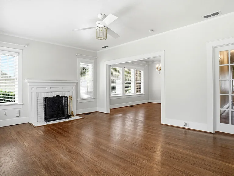 2615 Cockrell Ave — Photo 4