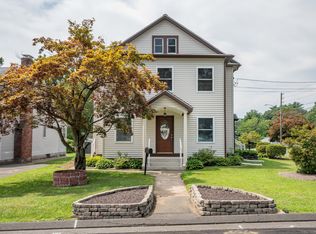 33 Zipp Ave, Bristol, CT 06010