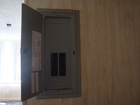 3rd image of 3921 Wilson St