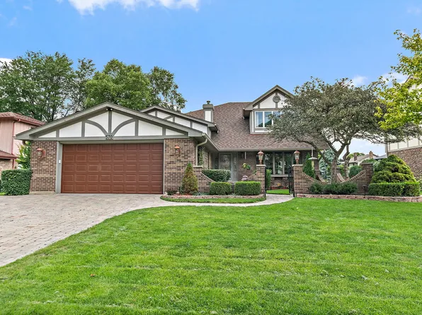 570 Sandpebble Dr, Schaumburg, IL 60193