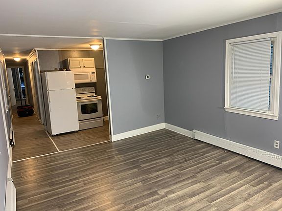 2nd image of 158 Park Ave