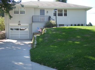 5627 Spring St, Omaha, NE 68106