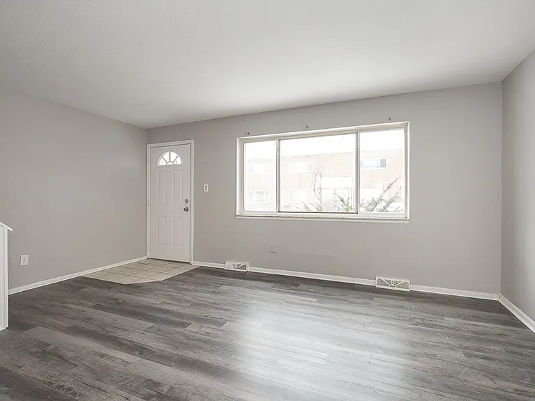 23755 Banbury Cir #10 — Photo 6