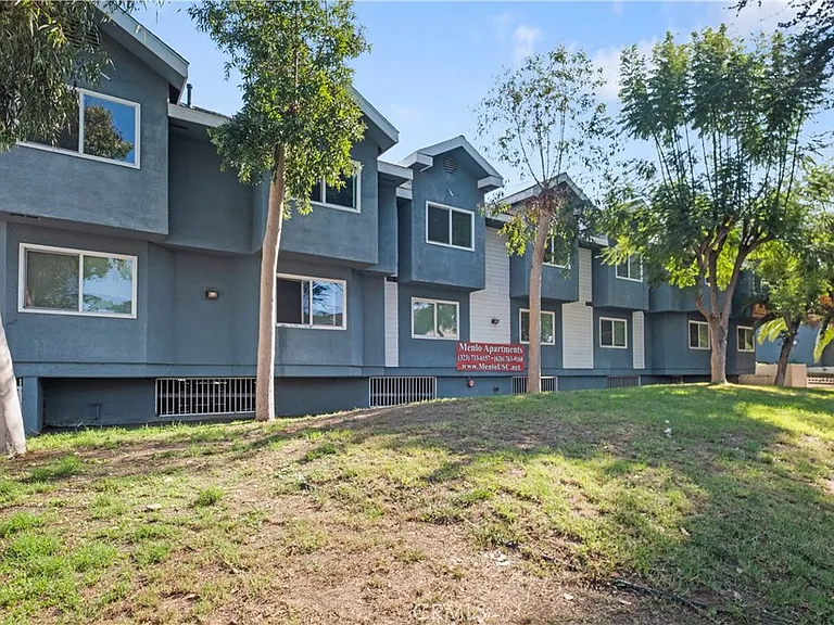 2726 S Menlo Ave — Photo 23