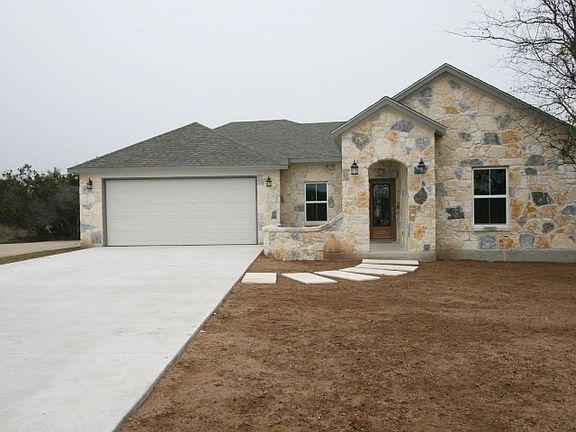 3rd image of 807 Lacey Oak Cir