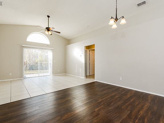 5th image of 2206 Wyndam Way