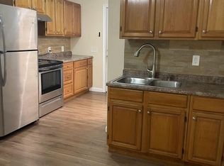 98 Roberts St FLOOR 3, West Warwick, RI 02893
