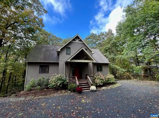 22 Beech Dr, Roseland, VA 22967