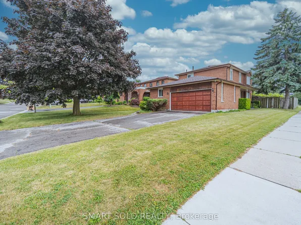 217 Waverly St N, Oshawa, ON L1J 7C7