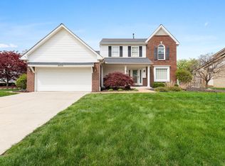 26930 Coachlight St, Woodhaven, MI 48183