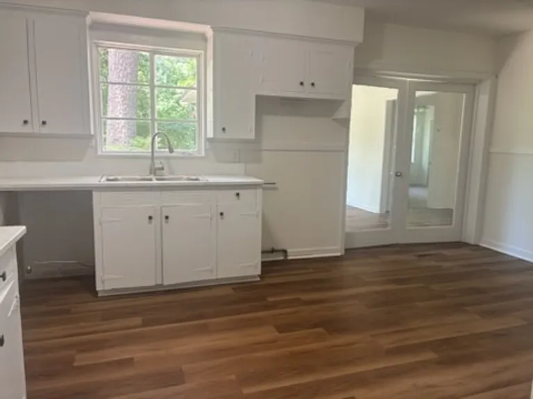 3147 Shirley Dr — Photo 4