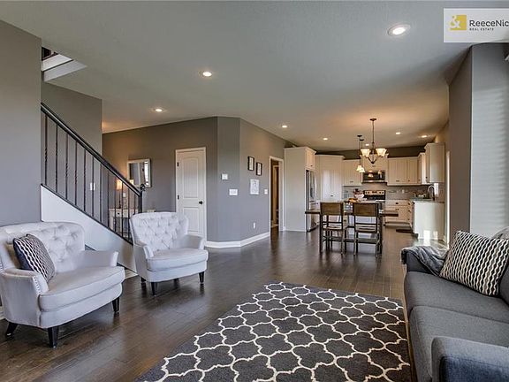 Great Open Floor Plan!